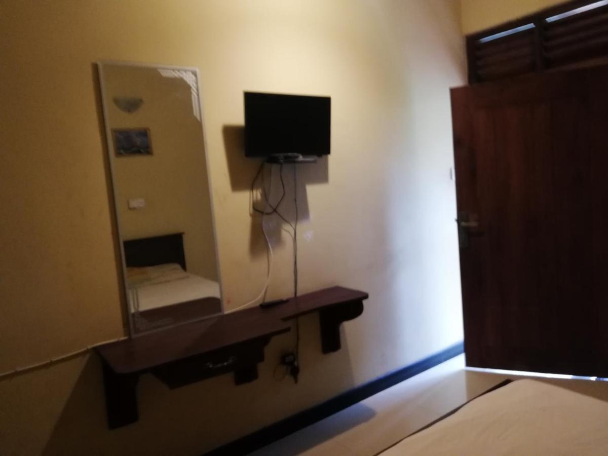 Leaf Guest House 加姆波勒 外观 照片