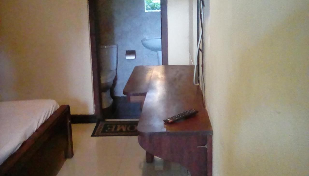 Leaf Guest House 加姆波勒 外观 照片
