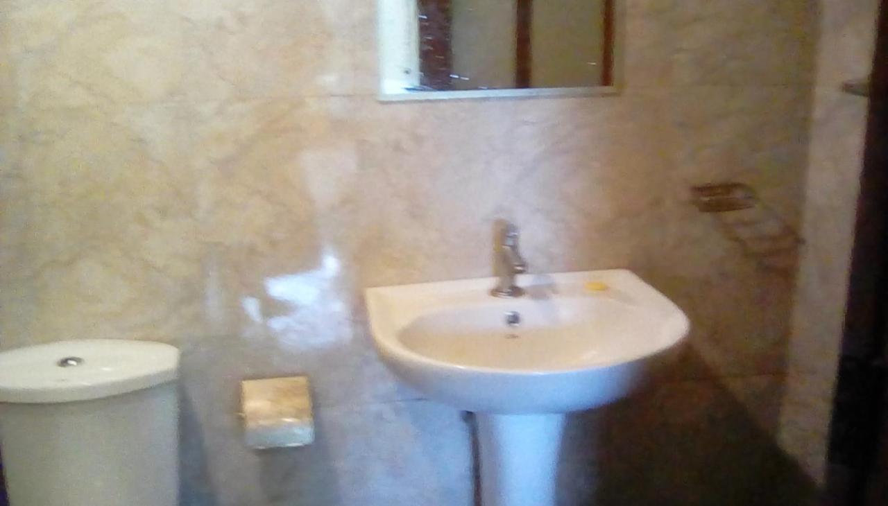 Leaf Guest House 加姆波勒 外观 照片