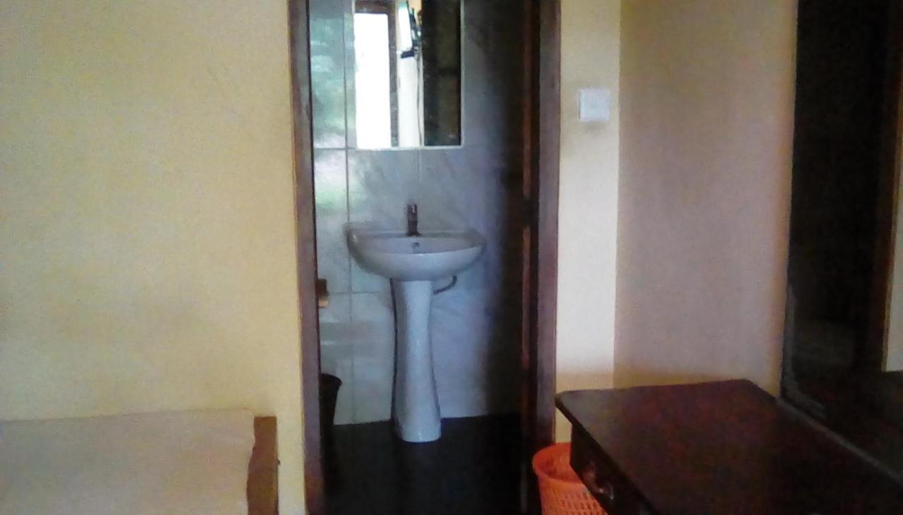 Leaf Guest House 加姆波勒 外观 照片