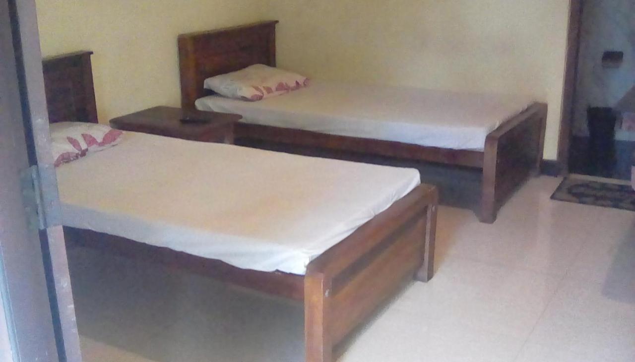 Leaf Guest House 加姆波勒 外观 照片